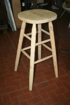 Sgabello rustico sabbiato